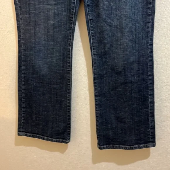 Chico’s platinum denim dark blue jeans. Size Chico 1/ short. - Picture 3 of 7